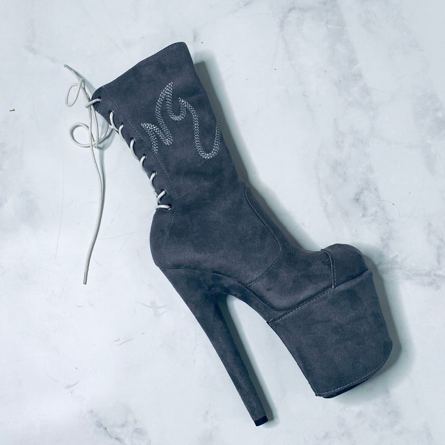 Classique Shoe Protector - HellGirl Grey/White