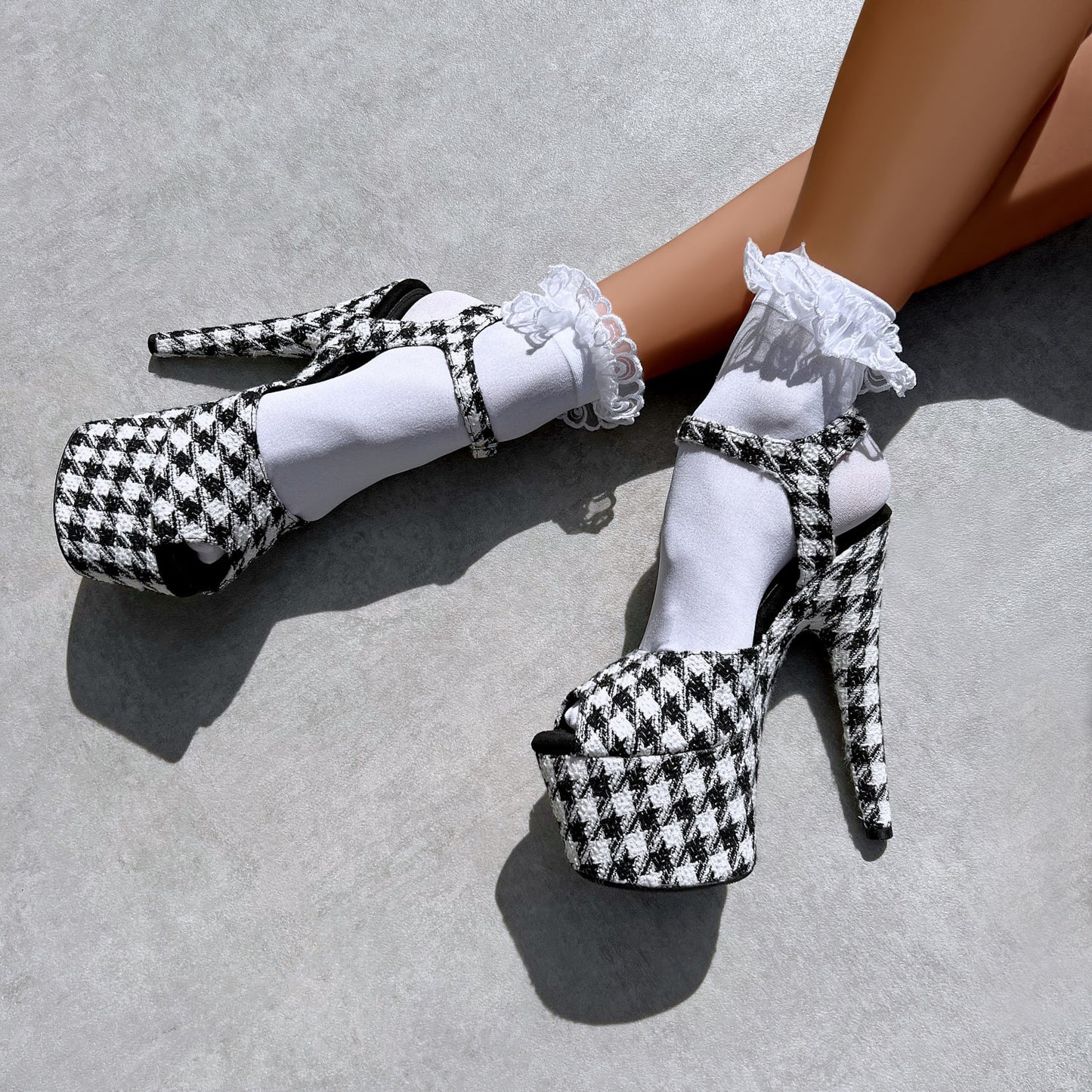 Houndstooth Stiletto - 7INCH