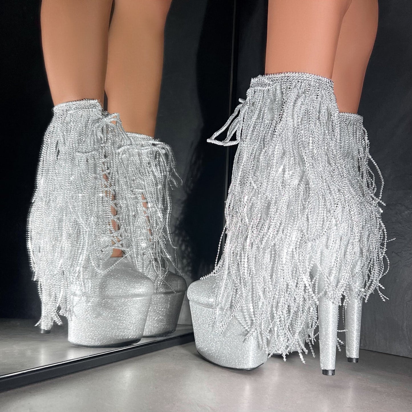 Chrome Cowgirls - Boot - Silver Glitterati - 7INCH