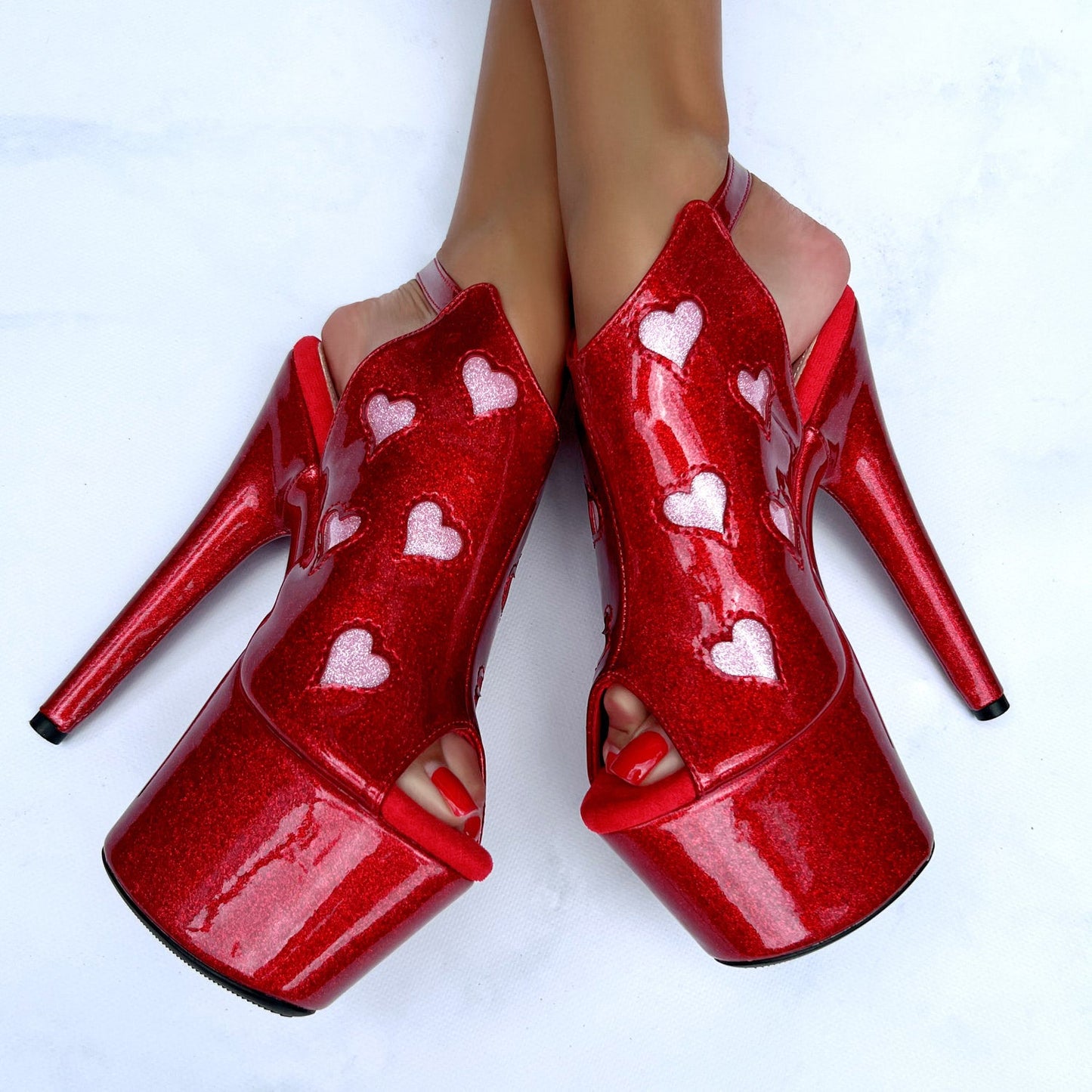 CUPID'S CHOKEHOLD RED - SHIELD STILETTO - 7INCH - LIMITED ED.
