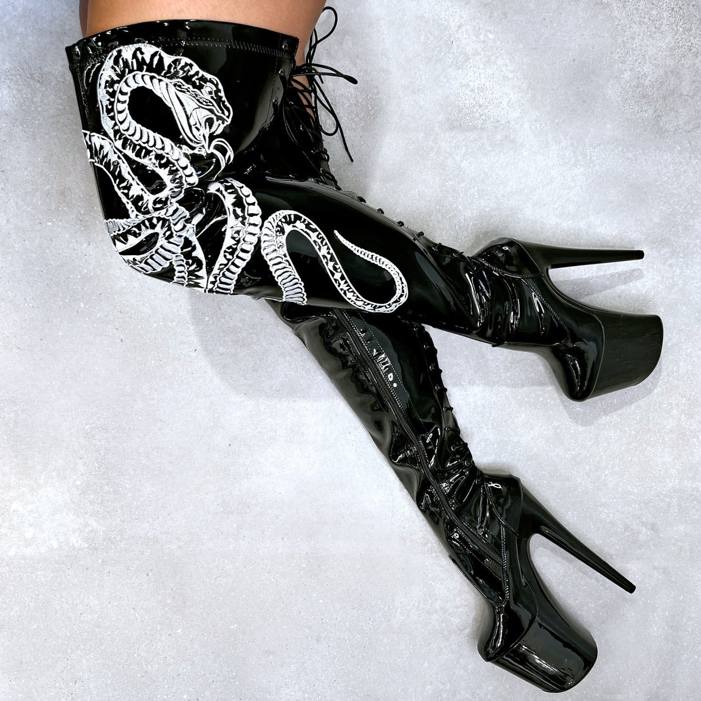 VIPER Boot Black with White Thicc Thigh High - 8INCH