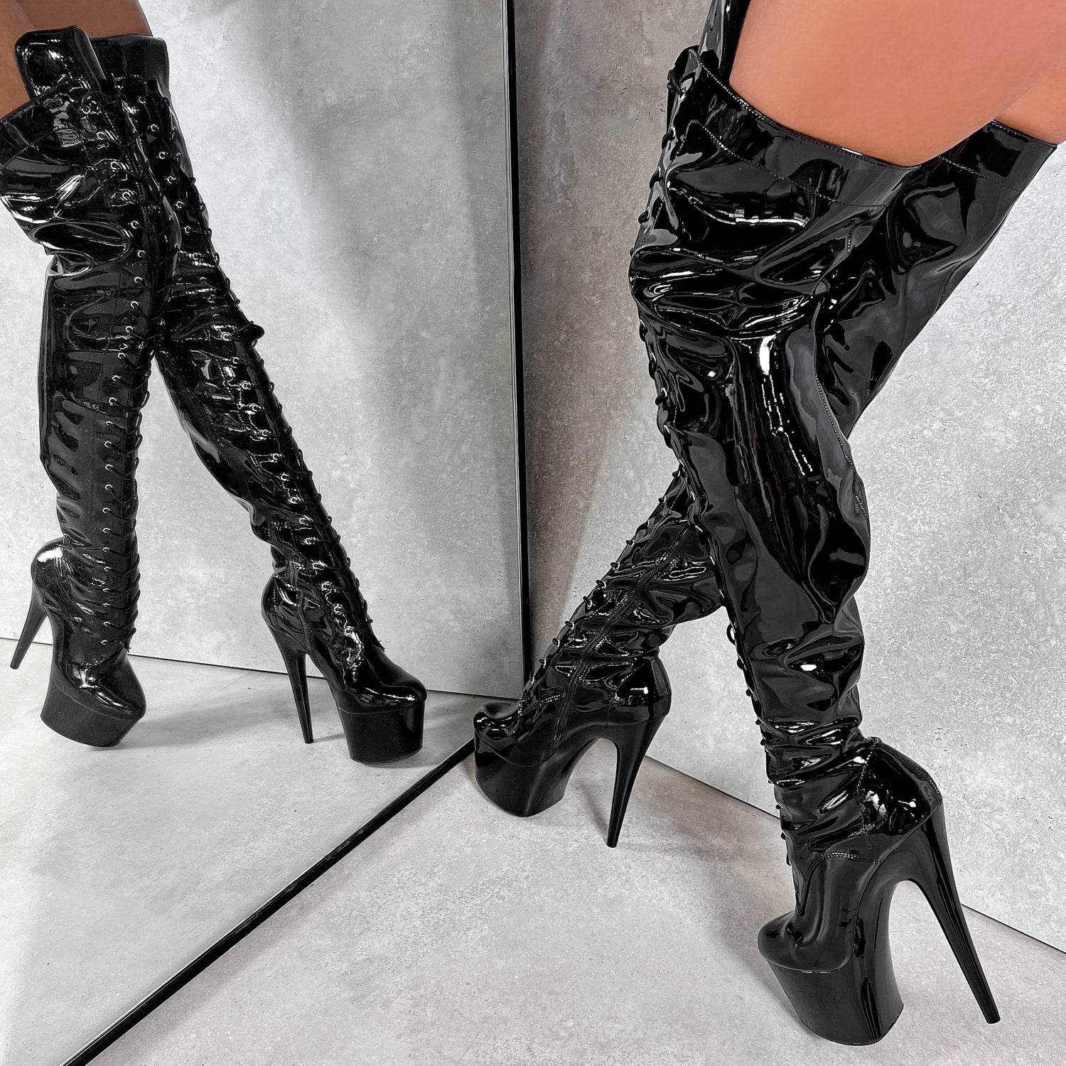 Side view mirror shot of Thigh High Front Lace - Black Beatle - 7 INCH