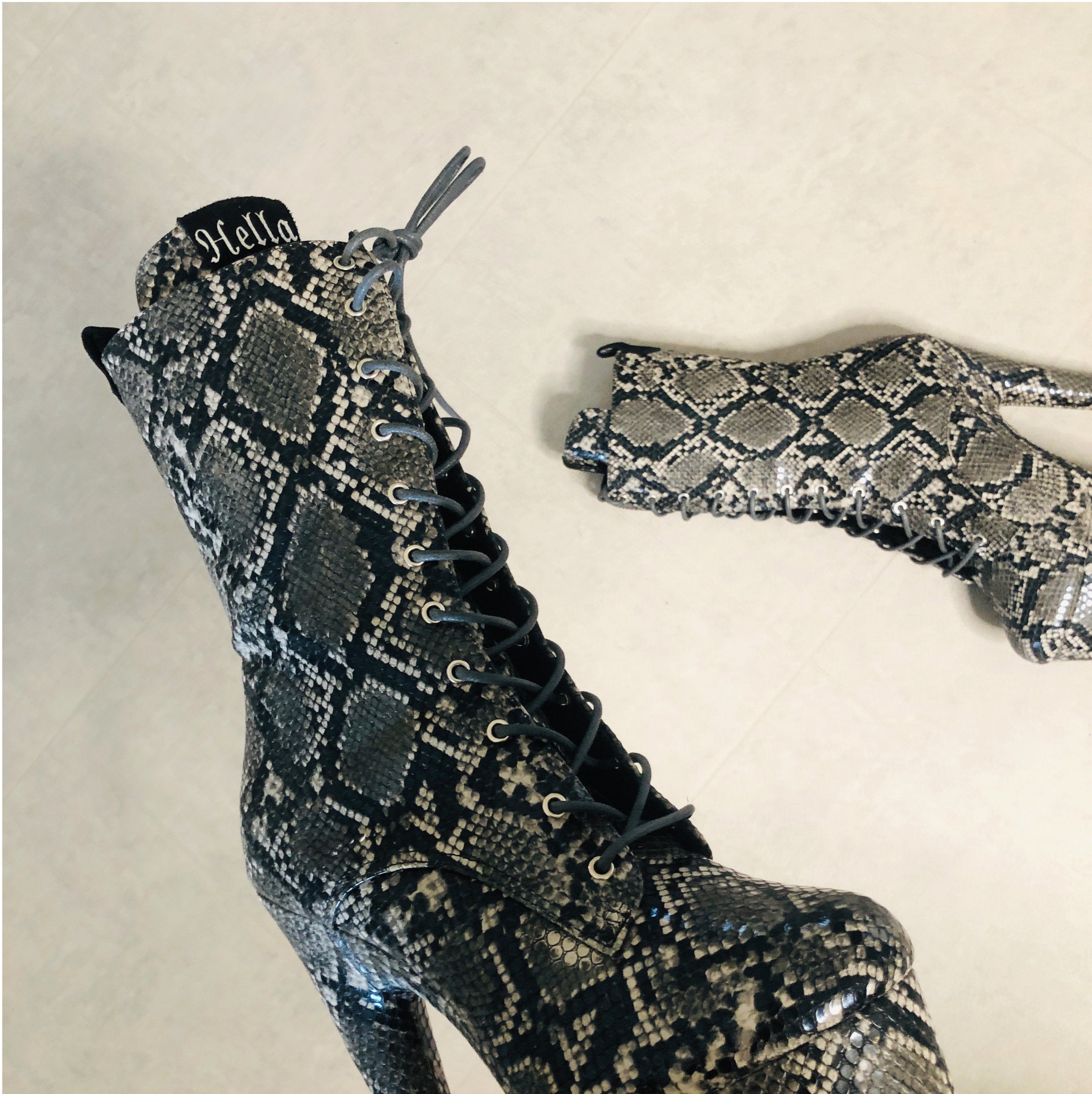 Not rated hot sale snakeskin booties