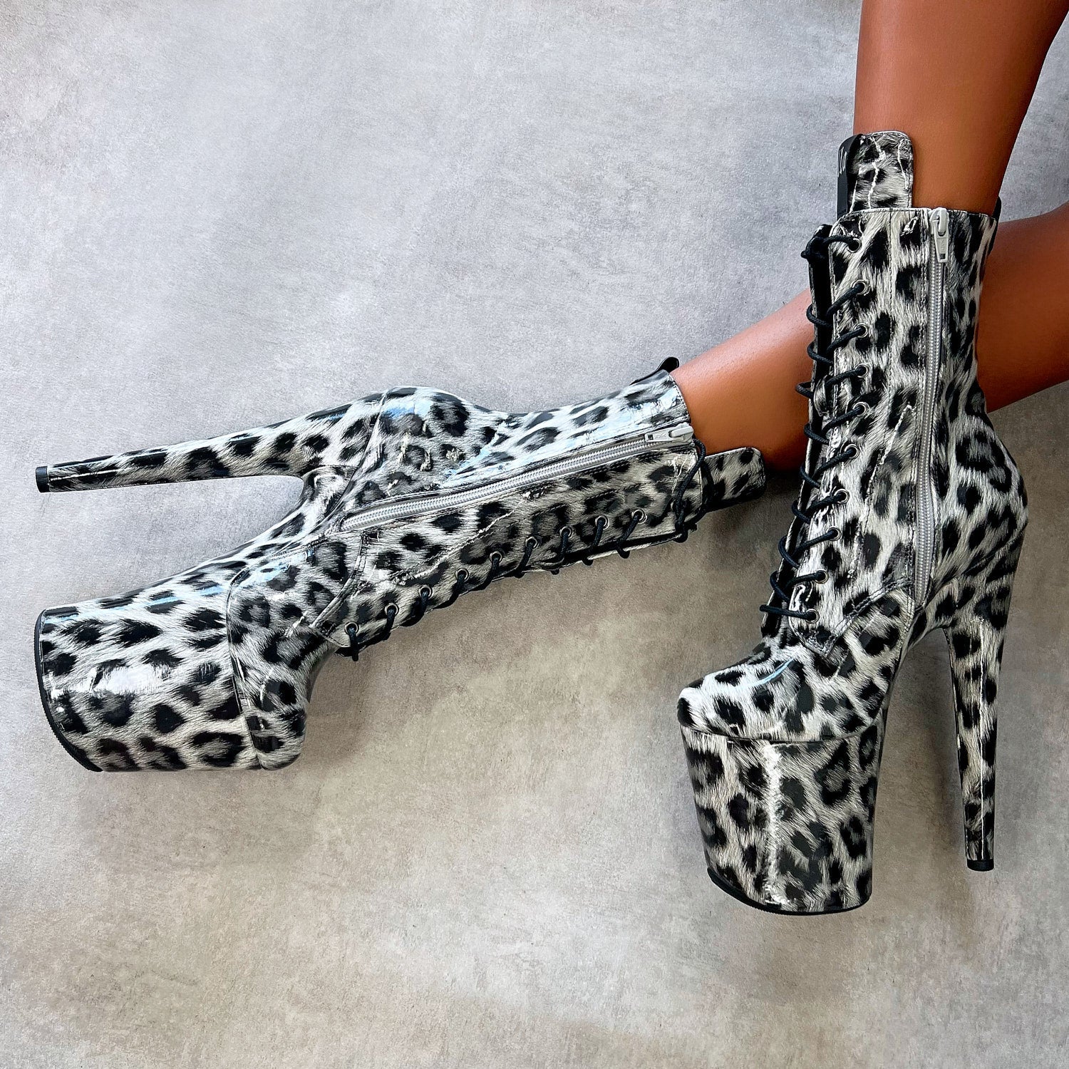 Snow hot sale leopard heels